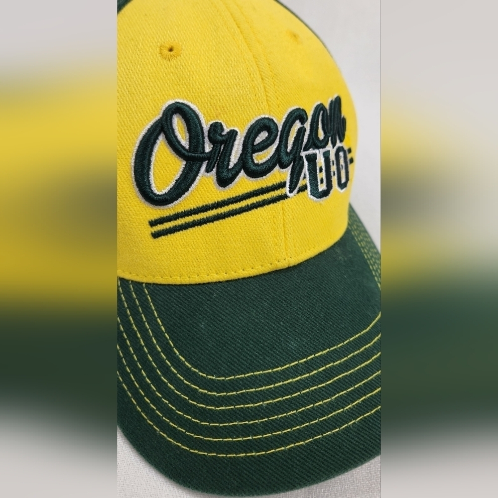Russell Athletic Oregon University Ducks Adjustable Curved Bill Hat - Picture 4 of 8